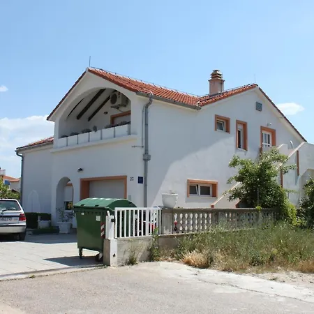 Family Friendly With A Swimming Pool - 6261 Apartman