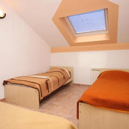 Family Friendly With A Swimming Pool - 6261 Apartman *