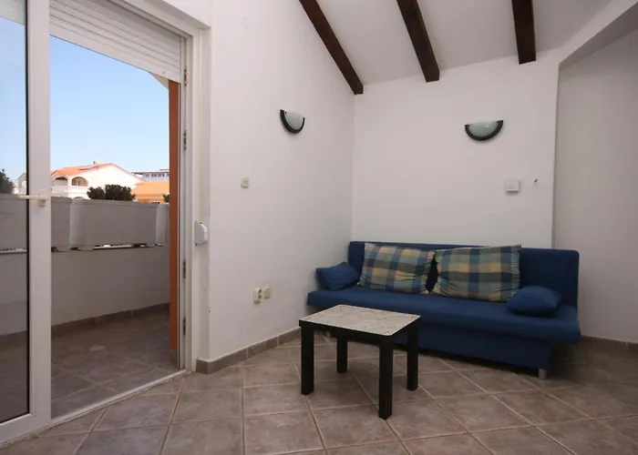 Family Friendly With A Swimming Pool - 6261 Daire Vodice