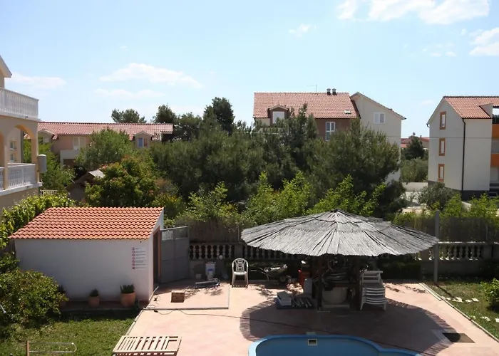 Family Friendly With A Swimming Pool - 6261 Daire