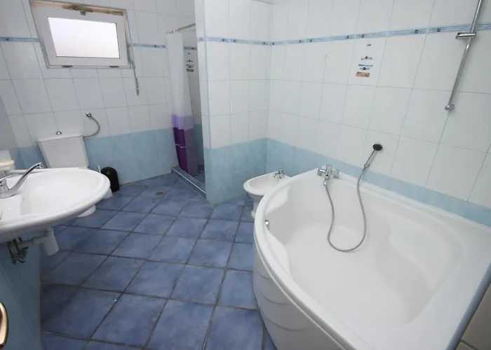 Appartement Family Friendly With A Swimming Pool - 6261