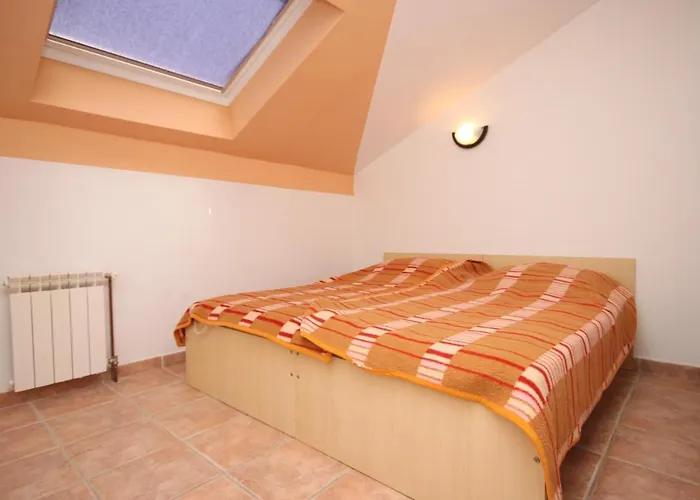 Daire Family Friendly With A Swimming Pool - 6261 Vodice